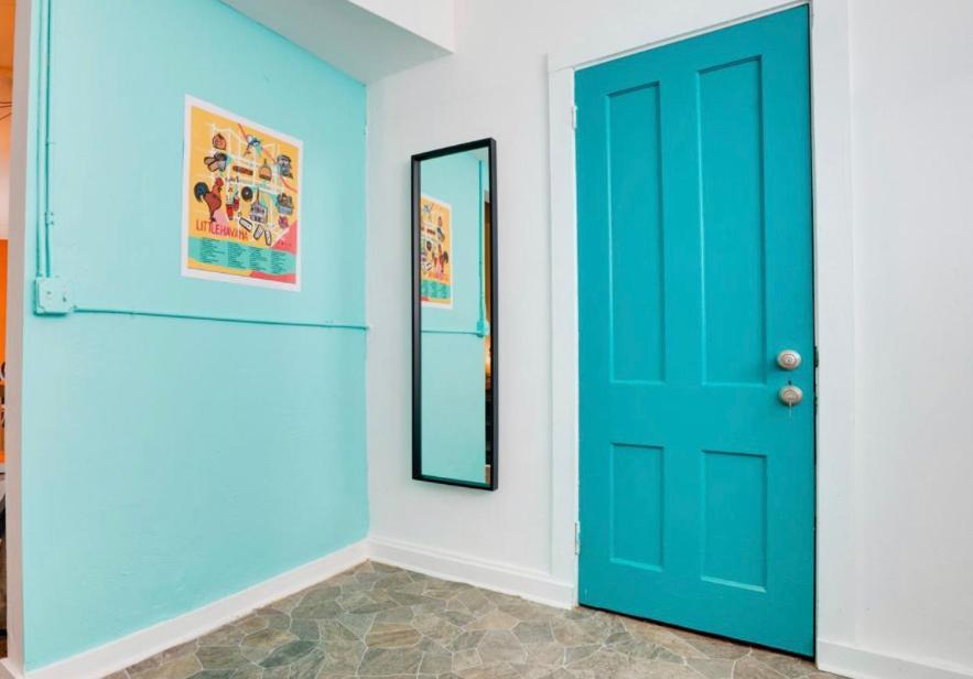 Women Only Rooms - Men Only Rooms - Free Wifi - Coffee Parking - Lockers Miami Buitenkant foto